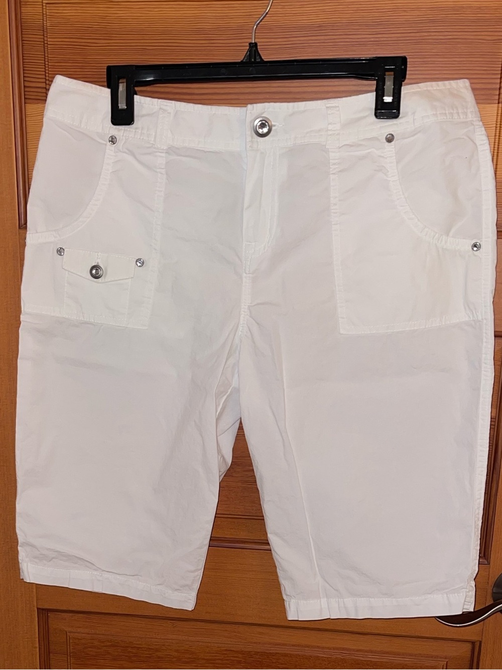 INC International Concepts White Women’s Cargo Shorts  - 12
